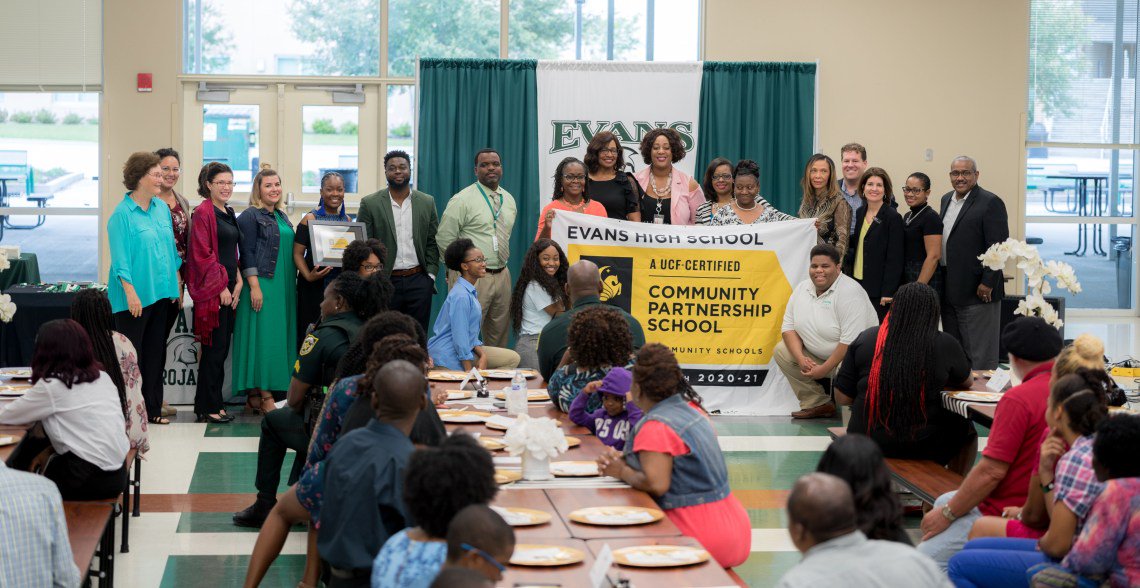 ucfchps's tweet photo. Evans High School Becomes First UCF-Certified Community Partnership School: https://t.co/xb1ySfL4FY @EHSCommunity @OCPSnews @UCF_CCS @UCF_CCP #UCF #UCFCOHPA #CommunityPartnershipSchools https://t.co/33FrBzXmaR