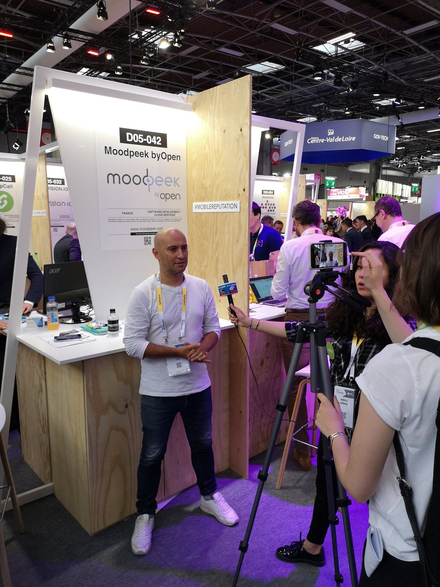 FabienDamotte's tweet photo. #VivaSNCF @ArnaudLeRoux présente @moodpeek_byOpen devant les caméras ! 😀 https://t.co/i9bSgJwQL3