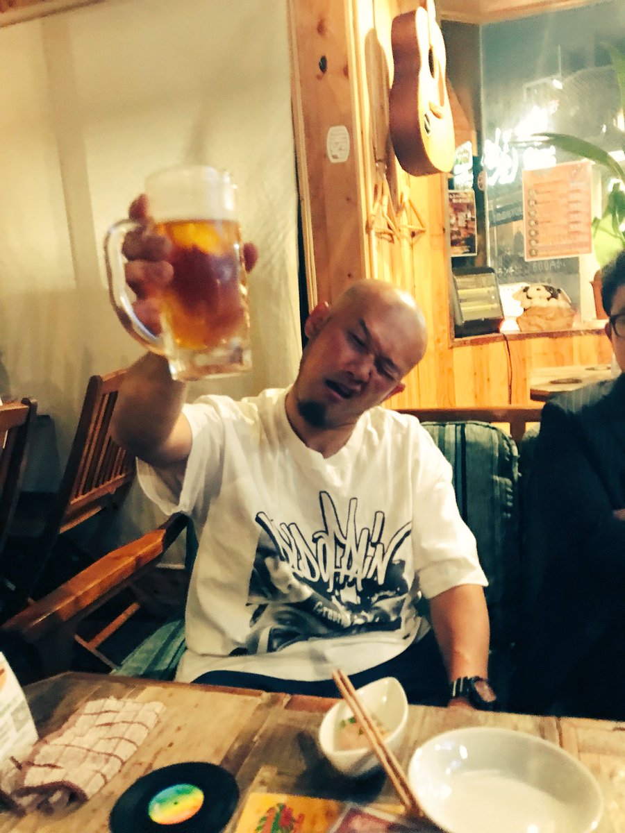 Bounskam_jp's tweet photo. リハやって汗かいてカンパイ🍺
あさってのライブはやってるぜ!!
えいぞー痩せました😉
#yakitorimozu #hardcoremusic #bounskam https://t.co/ZzMPmCOeYM