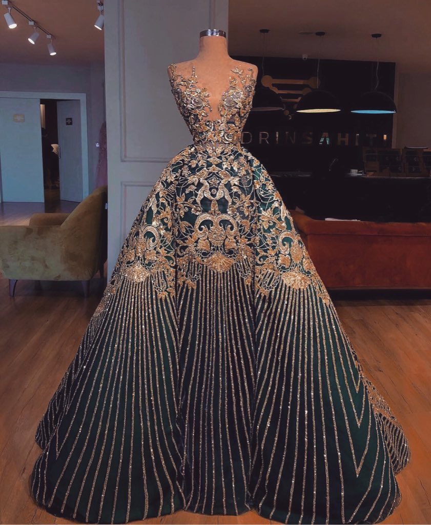 GossipRoomOff's tweet photo. Les robes Valdrin Sahiti c’est quelque chose 😍 https://t.co/Ew0TJG3bEv