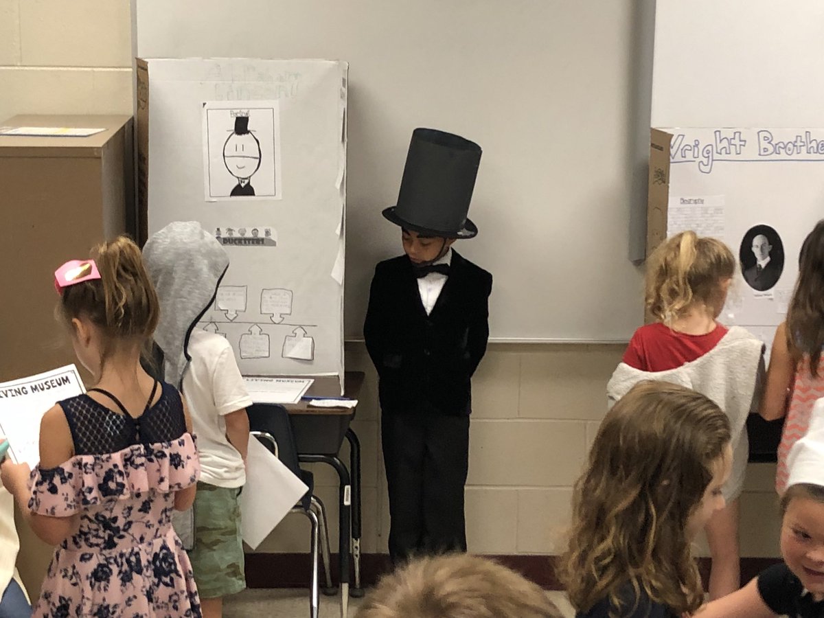 JeffBurkeELS's tweet photo. Amazing 2nd grade “wax museum” at @SplendoraISD Greenleaf elem! So cool! @Carolyn_King123 #glepride https://t.co/7P29BOiaLr