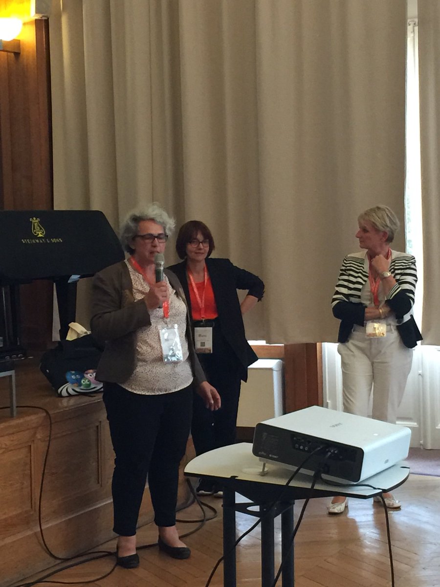 Isabelle_Barth's tweet photo. #pédagogie de l’#enseignement à la compétence : les #badges numériques à l’@iaecaen #InnovationPedagogique #Management2018 https://t.co/kXeAqhSnzo