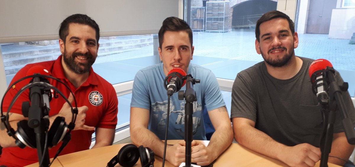 Al Pòdium d'aquesta nit (21h) futbol @uesantceloni , bàsquet <a href="/cbstceloni/">Bàsquet Sant Celoni</a> , karate amb el Club Karate Just i futbol sala <a href="/Futsalceloni/">Futbol Sala Sant Celoni</a> ; avui, als estudis de <a href="/punt7radio/">Punt 7 Ràdio</a> entrenador i dos jugadors de l'equip sènior A en entrevista i celebrant ascens de categoria; moltes felicitats!