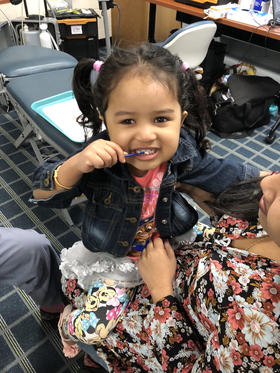 CincySmilesFdn's tweet photo. Start ‘em young and raise ‘em right!
It’s important to schedule regular dentist appointments for your kids so they become comfortable with the dentist office and start to establish healthy oral health habits! Let us help. Call 513-763-2200 to schedule an appointment! #CincySmiles https://t.co/kjVEweZHvf