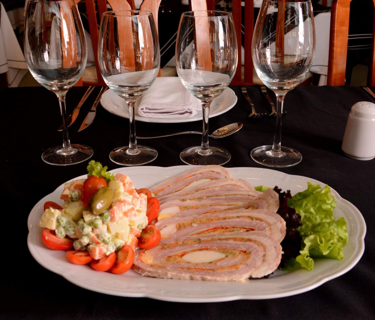 DanteDeAgostino's tweet photo. Participa de los #premios que @DonCarlos_Resto tiene para vos. Una #CenaParaDos en el #RestoDeLasEstrellas. Da RT, comentá, seguinos y seguí a @LosResto #MesaParaDos  🍴🥘🍲🍨🍷😋 -&amp;gt;https://t.co/q0ZrAIIBrS https://t.co/iz0X3XoCYp