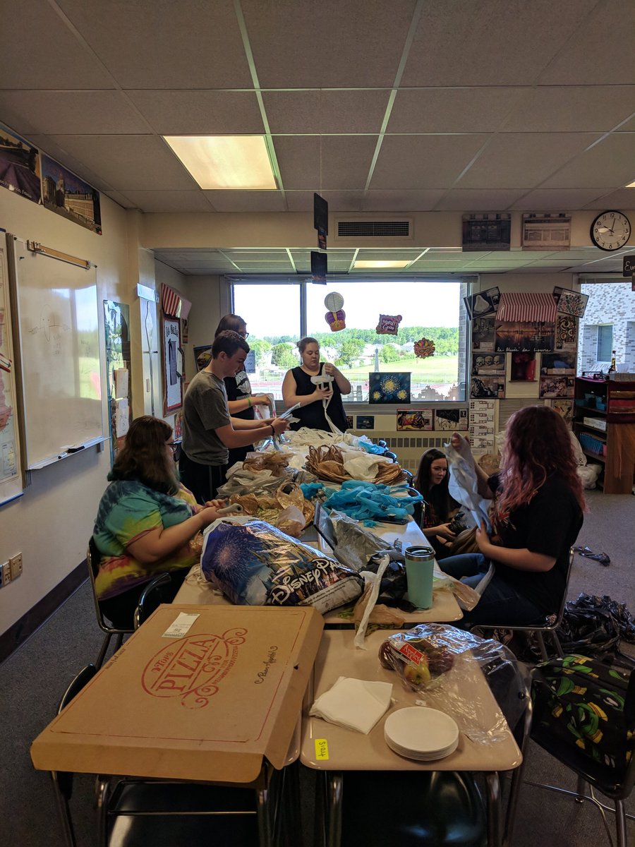 HHS Class Day tweet media