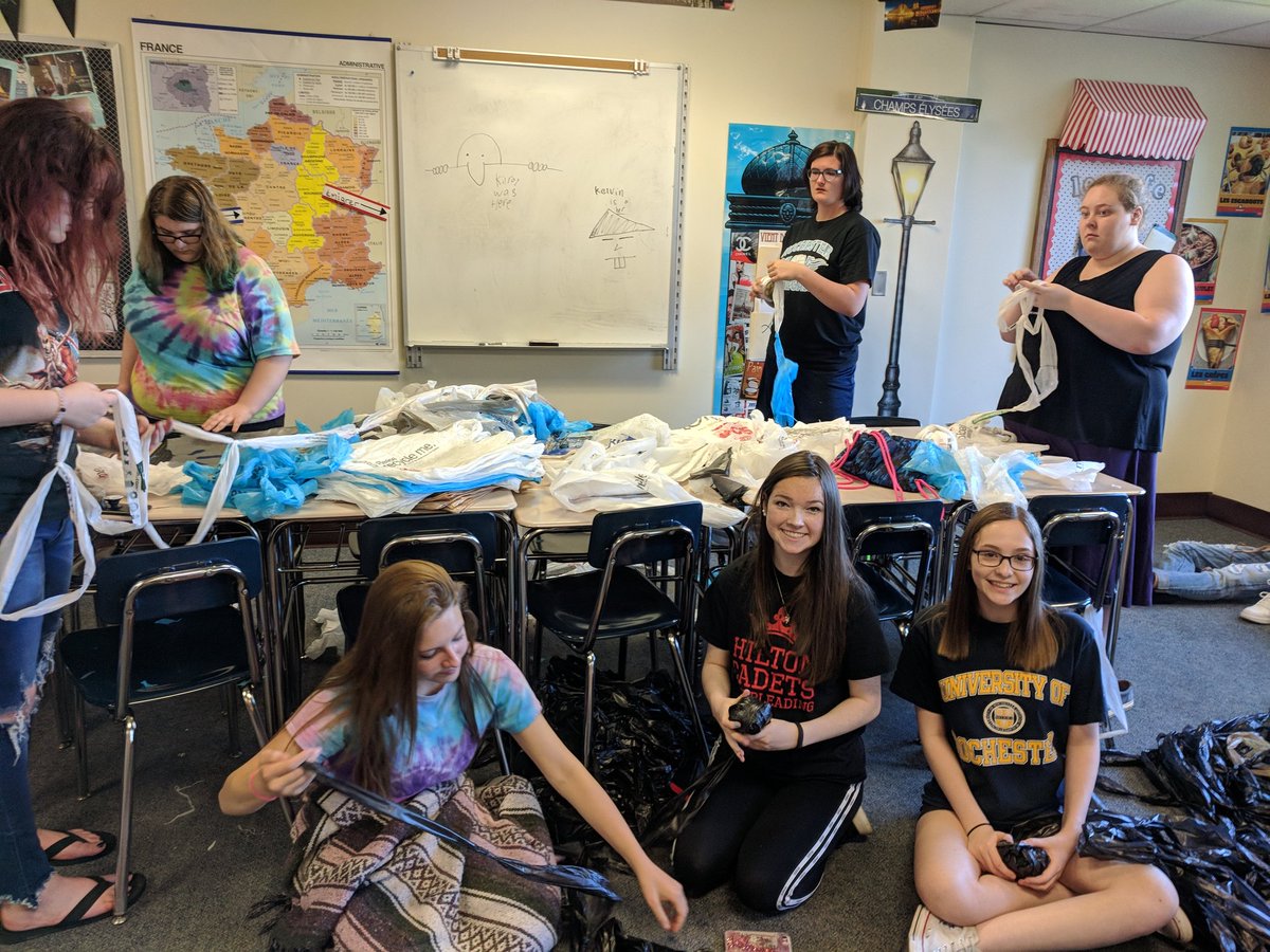 HHS Class Day tweet media