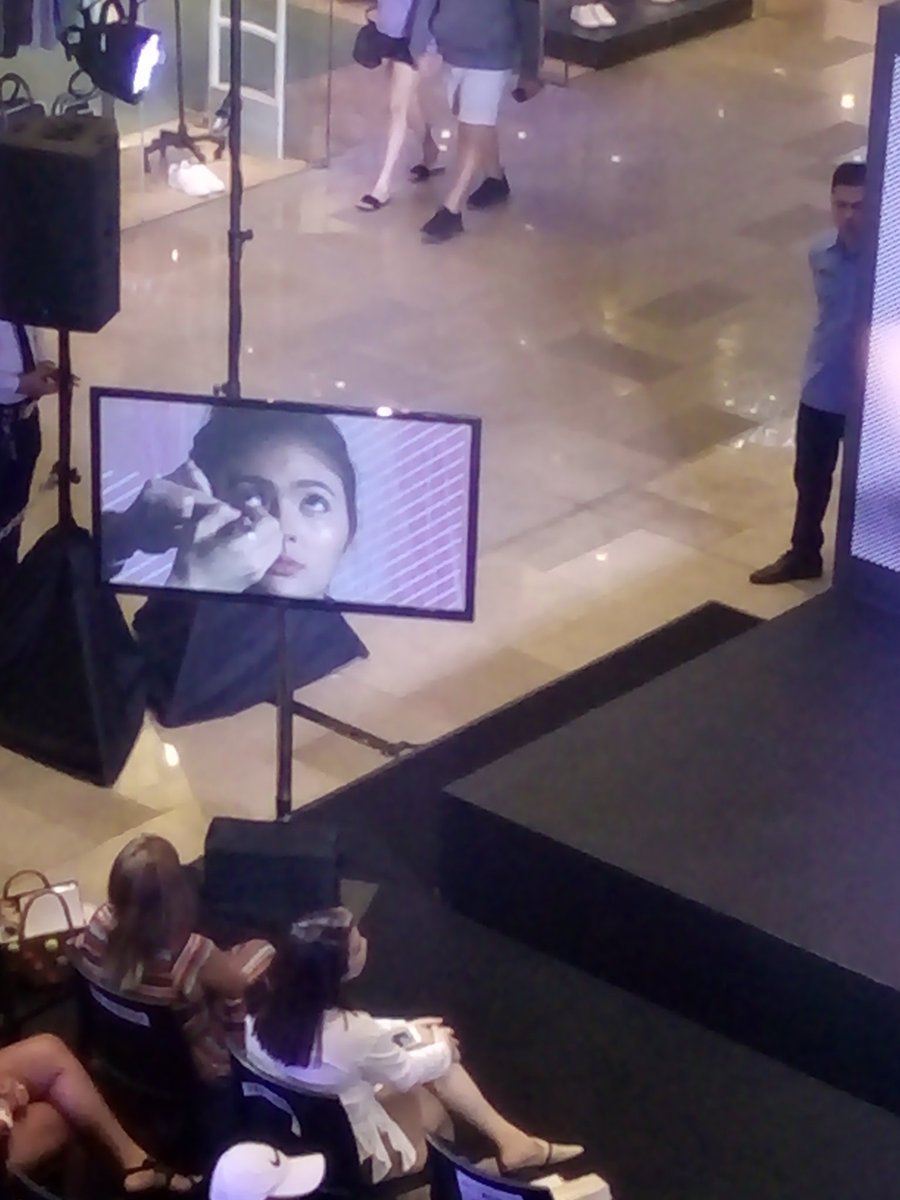 _rosieroserose's tweet photo. Sofia Abdres. Omg  so pretty.  Saw her in Ayala Cebu 💕 @iamsofiaandres https://t.co/m5bHmAgwTP