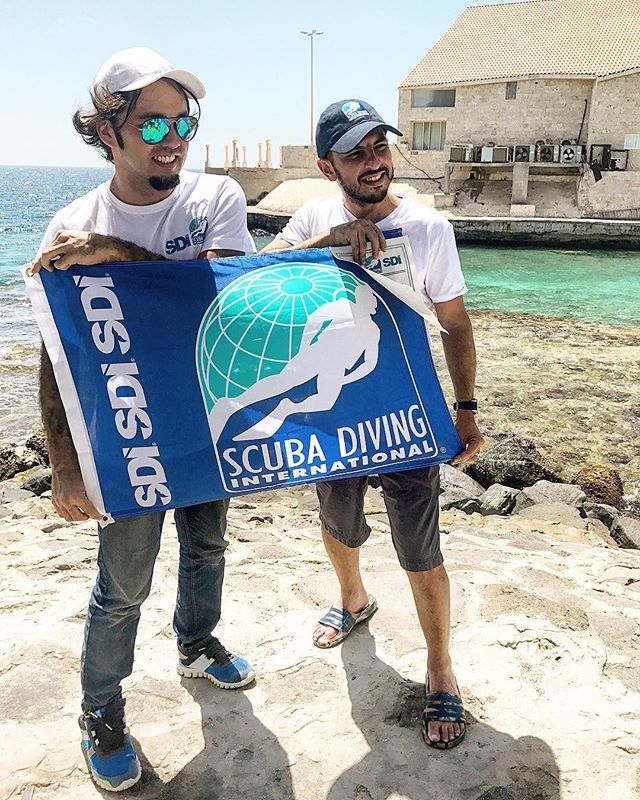 SDIdivers's tweet photo. Are you a proud #SDIdiver too? #SDIFlags #FlagFriday 📷 @tdisdi.sa
#SDIdivers #scubalife #scubadiving #scubalifestyle #scubadiver #scuba #scubadive #scubasquad #scubadivingmag #divingtrip #divinglife #instascuba #oceanlovers #underwaterpics #oceanlif… https://t.co/0IiQkt8lE4 https://t.co/jo6XuINBds