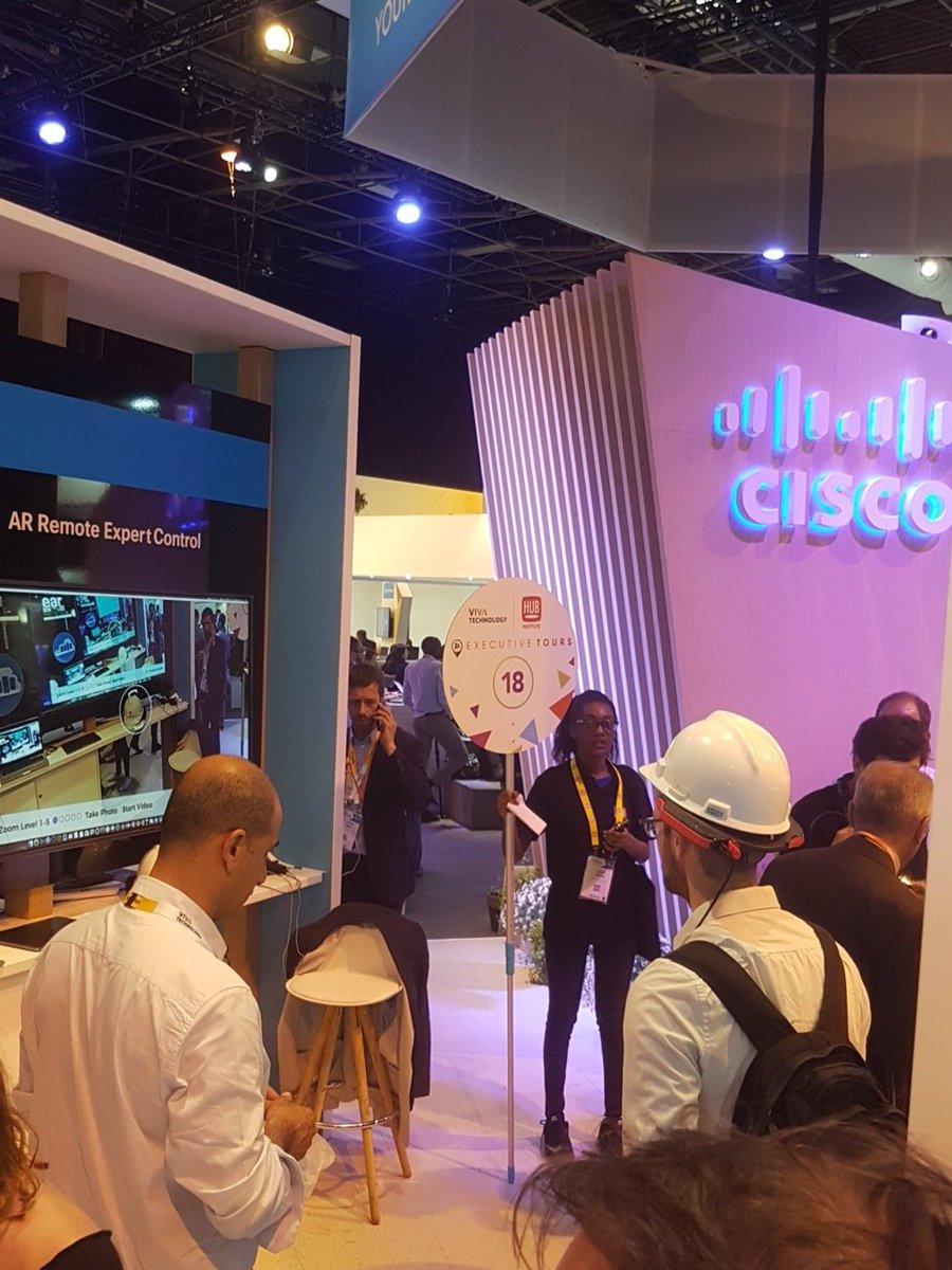 Maxime_Tricoire's tweet photo. Thème fort de @VivaTech, l'industrie 4.0 représente un enjeu majeur pour le monde de demain. Present sur le parcours de nos #ExecutiveTours, @cisco nous offre une démonstration de son AR Remote Expert Control ! https://t.co/CxzcNmcGm6