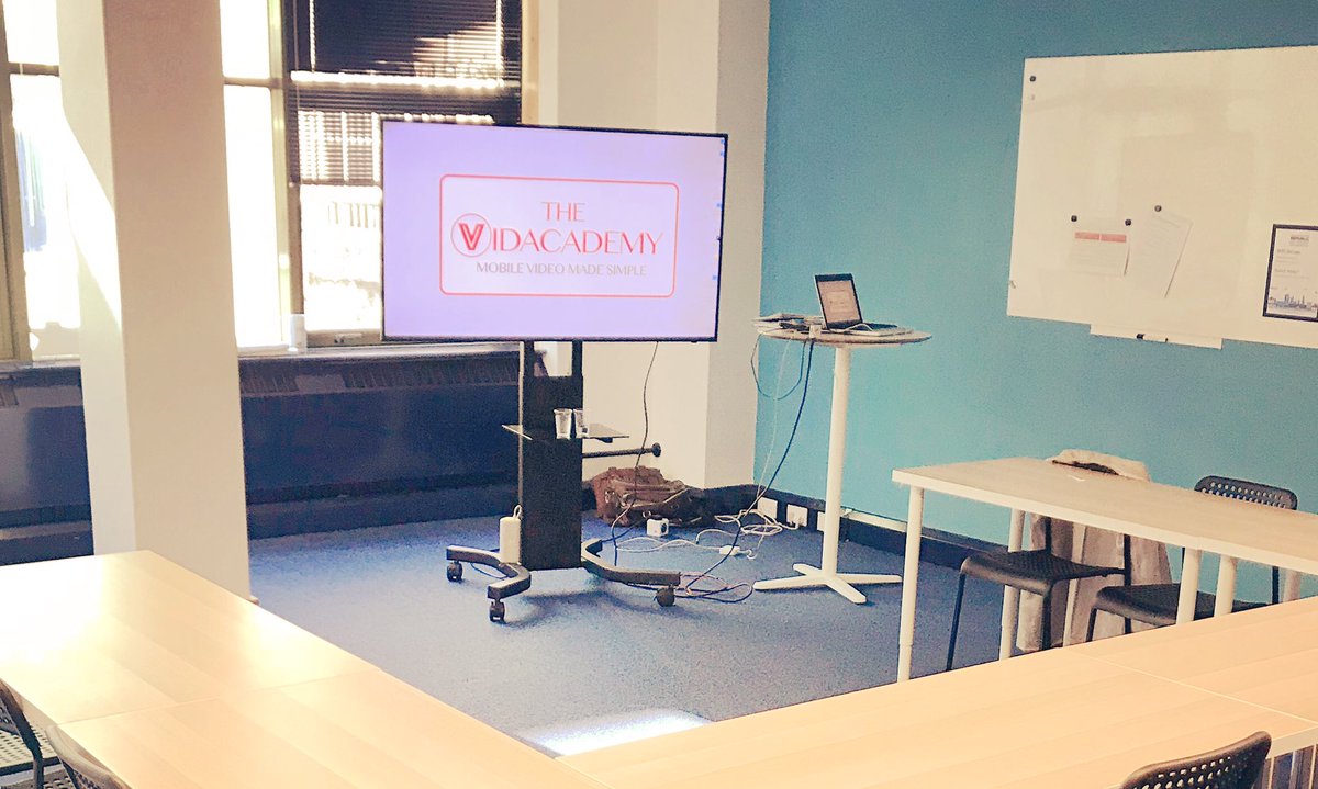 #Workshop ready! #mobilevideo #thevidacademy #upskill #internalcomms #videoforbusiness #businessvideos #learntoshoot #learntoedit #mojofest #upyourgame #vimble2 #mojo  @rodemic @feiyutech_ireland_