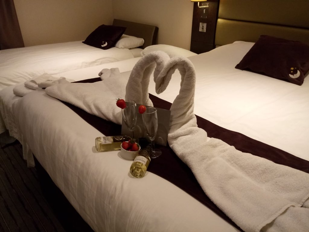 Love is in the air. Happy anniversary to our guests. <a href="/PIjoecrosby/">Joe Crosby PI</a> <a href="/SDEBDD/">simon ewins</a> @Valerie_PI3R @Pipulse1 <a href="/northeastsolus/">North East Solus PI</a> <a href="/premierinn/">Premier Inn</a>