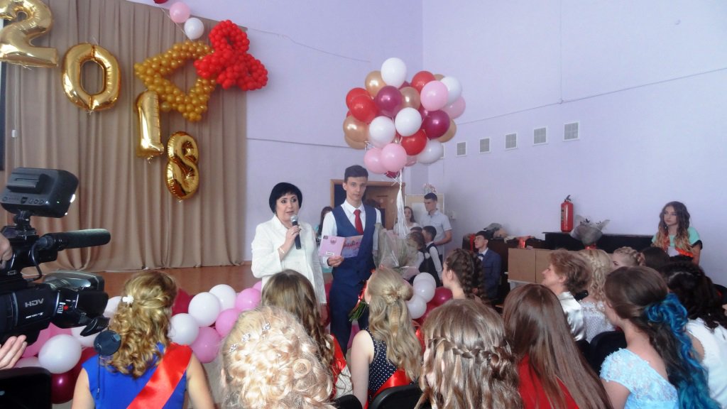Tula_55's tweet photo. 25 мая прозвенел Последний звонок для выпускников 11-х классов https://t.co/iOXZ2KpqCN