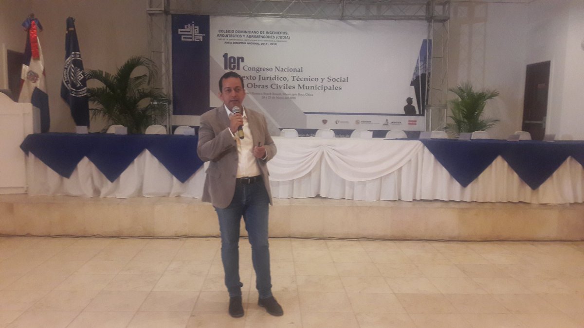 CodiaCentral's tweet photo. #CodiaCongreso
#1erCongresoMunicipal

Continuamos hoy nuestro segundo día con la conferencia "Diagnóstico y Reglamentación en la Permisología Municipal de la República Dominicana", con el Arq. Jesús Mayobanex Suazo, en el 1er. Congreso Nacional 2018. https://t.co/khz9LOhuOy