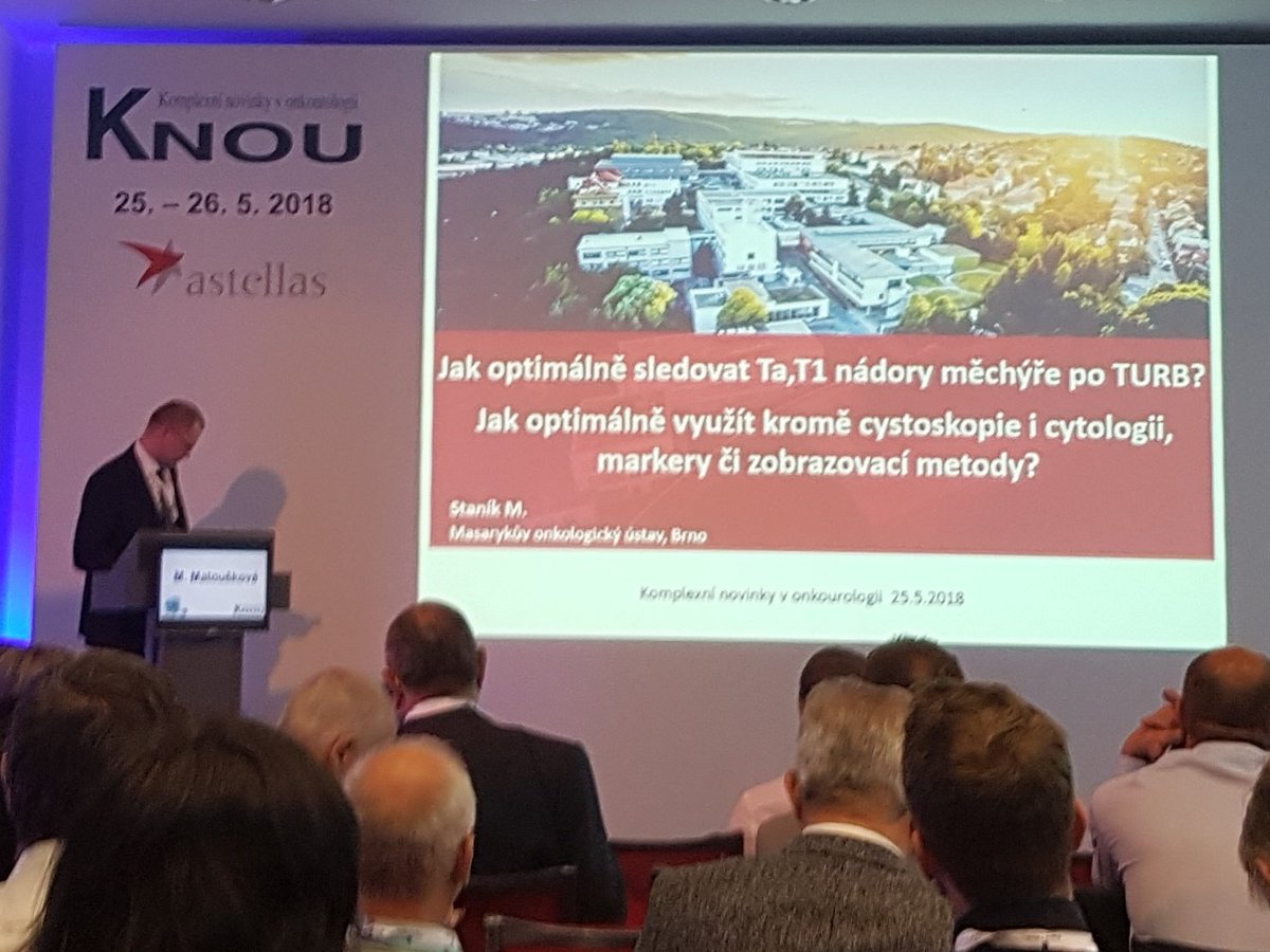 kubarezac's tweet photo. Dr Stanik zakoncuje prvni panel letosiho KNOU. Opet hojna ucast a skvele prednasky #knou2018 #KNOU18 #uroczech https://t.co/MqBdVTxW5t