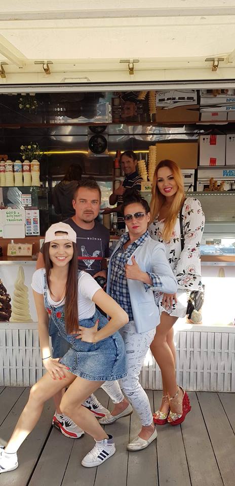 ZespolTopGirls's tweet photo. #zespoltopgirls #topki #teledysk #discopolo Prezentujemy zdjęcia podczas kręcenia teledysku "Jakbyś mnie zechciał" - więcej w galerii na naszej stronie https://t.co/LtUt2j8Gcw https://t.co/m1AbsAbDVg