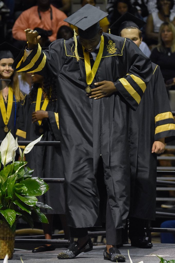 NLMB Dee tweet media