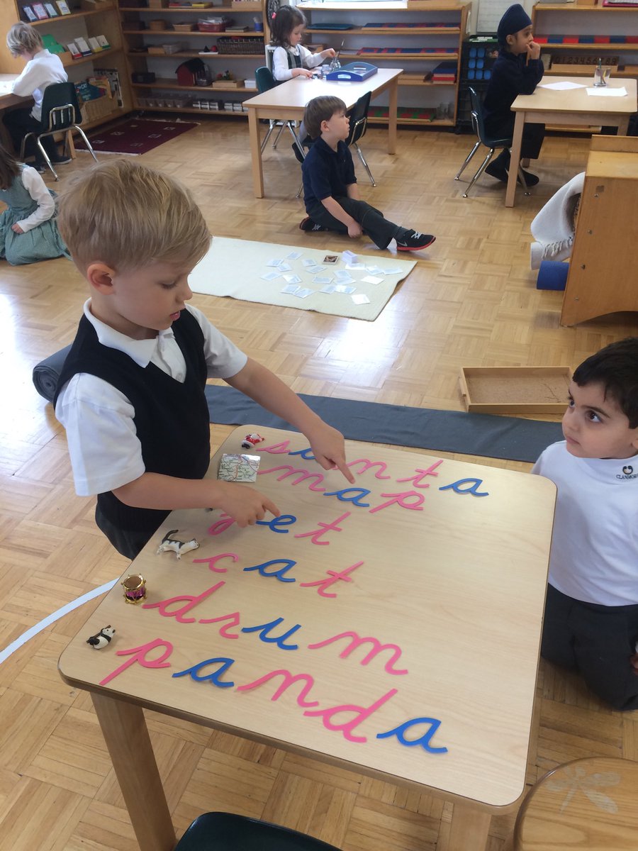 ClanmoreMontess's tweet photo. Making words on the #MoveableAlphabet #montessori in #Oakville https://t.co/isbOqYhAHb