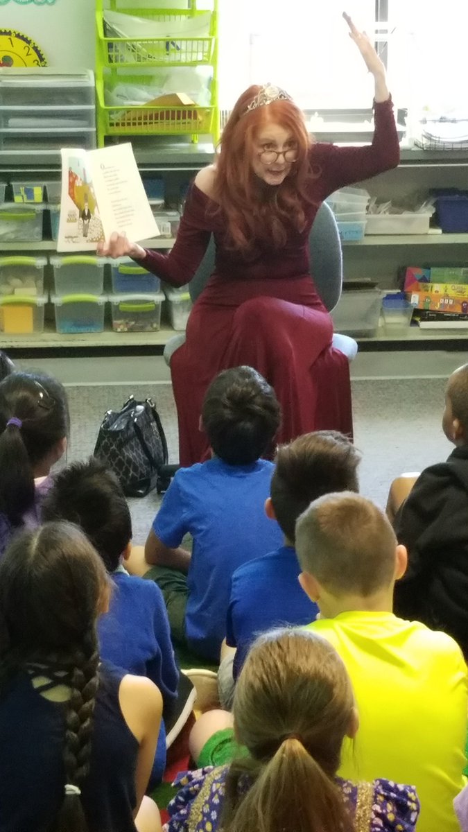 pdh919's tweet photo. 2nd gr @ WLE loved their visit from Princess Julie @WLETigers @kimknysz @KTarchalski https://t.co/zUoYrH8VUO