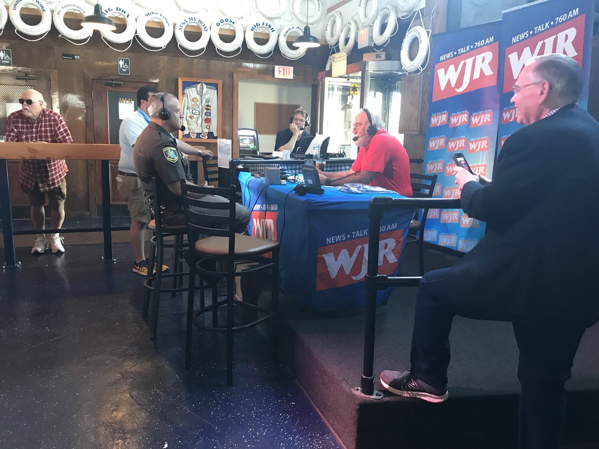 Rick_Venet's tweet photo. Great to hear from @MacombSheriff #Wickersham discuss public and #boatersafety @BrowniesOnTheLk @fbtalk @MarkHackel @mikepierce6508 @makemacomb @WeAreOneMacomb @macombchamber @AdvancingMacomb @18664JARVIS @reajohnpaul @ColonyMarine @MacombNewsNow https://t.co/VXIQDseCtH