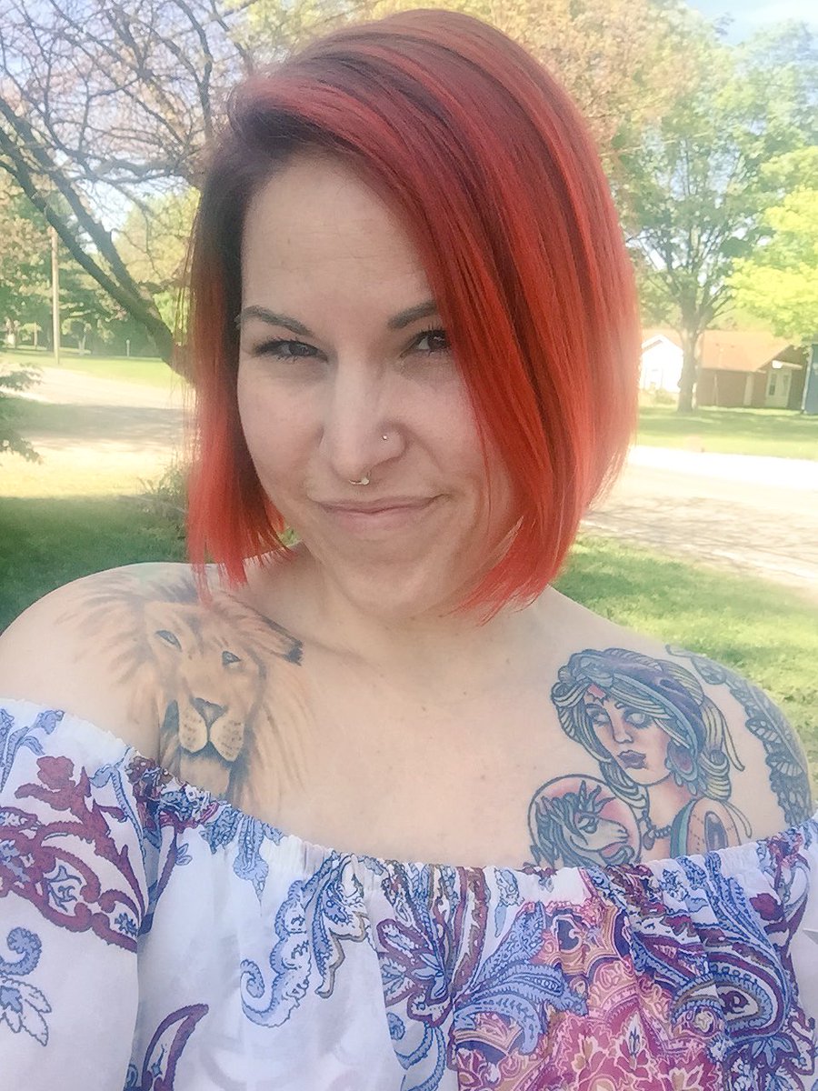 SarahNikitten's tweet image. Now the hair on my head matches the fire in my heart!
#SparkItUp #Lioness #IAmTheFire