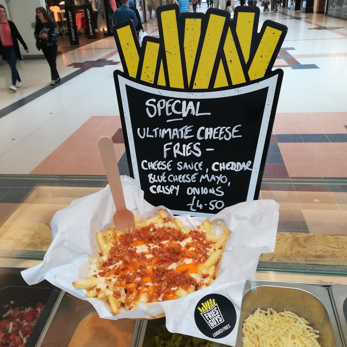 County_Mall's tweet photo. Half term is Fully Loaded with the #new #supercheesy #fries from @friesguysuk @County_Mall  - come try some today! https://t.co/NGkstBj6Ph
