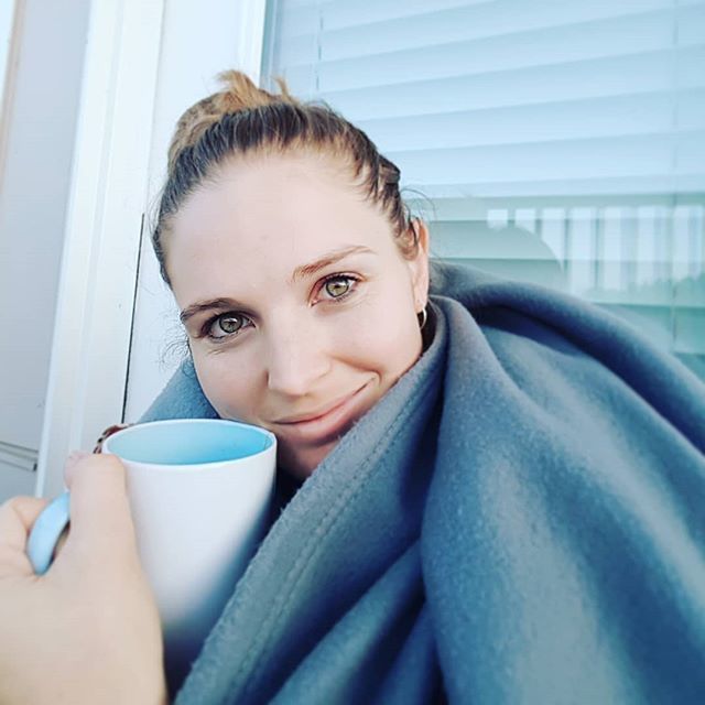 sa_artists's tweet photo. Credit to @meriquemusic : #tea , a #blanky and a #happyheart - the best way to start a new week! Hope y'all have a great one too!!! 😚 #isaidyall #becominganokie #okc #oklahoma #oklahomamusic #lunacyrecords #studio7 #SouthAfricanInOklahoma #singersongrwriter #lovinit #newalbu… https://t.co/muQEpxCwCo
