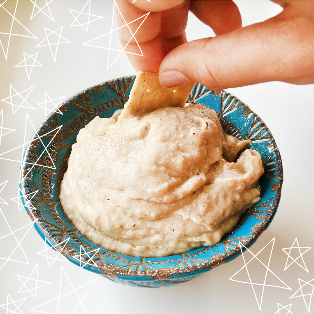 A Memorial Day dip with a touch of tang. (<a href="/dinner/">오정식(정식다섯)</a>.and.a.smoothie *swears* it’s easy and healthy AF 🙃) >> 1 roasted 🍆, 1 large garlic clove, juice of 1/2 🍋 and 2 tbsp of Sun-Dried 🍅 &amp; Black Garlic Spread <<