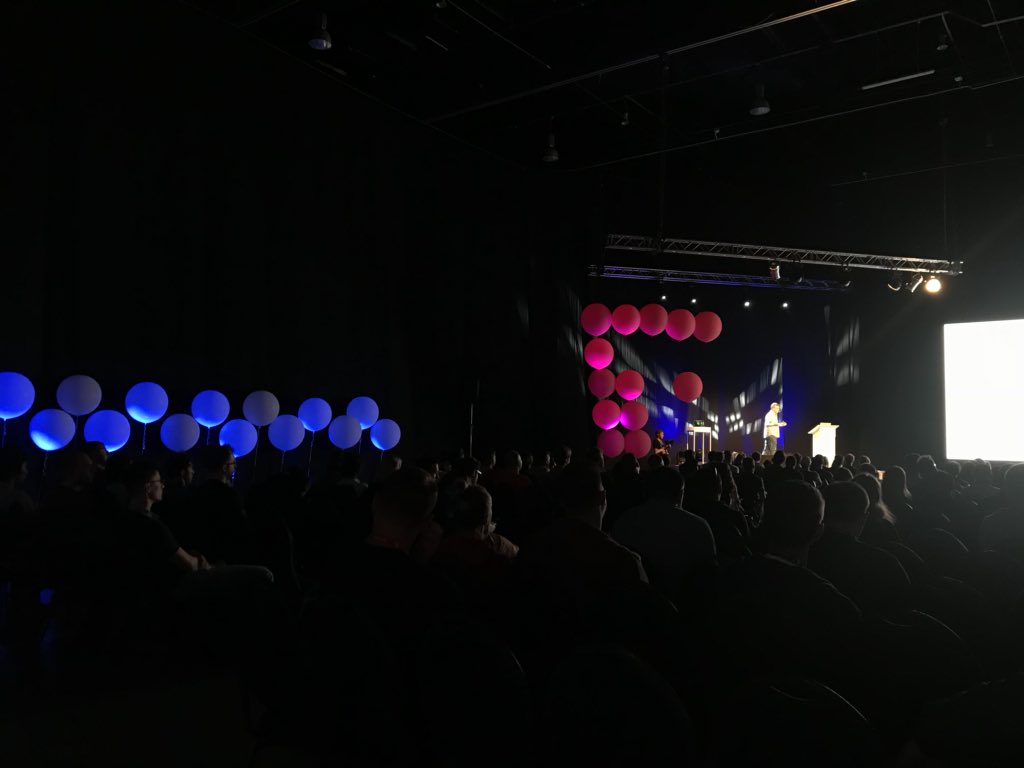 Last, but not least...Patrick Hamann <a href="/patrickhamann/">Patrick Hamann</a> - our HTTP/2 specialist on stage! 🎉💻🎉 #fronttrends #ft2018 #http #serverpush