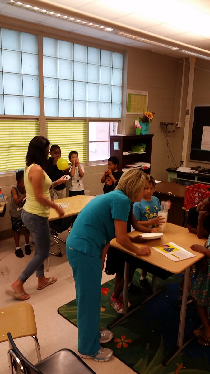WBGoodwinGators's tweet photo. We are fortunate to have great volunteers to help with our Reading Carnival! @CCSDConnects https://t.co/bfTiNGZYHu