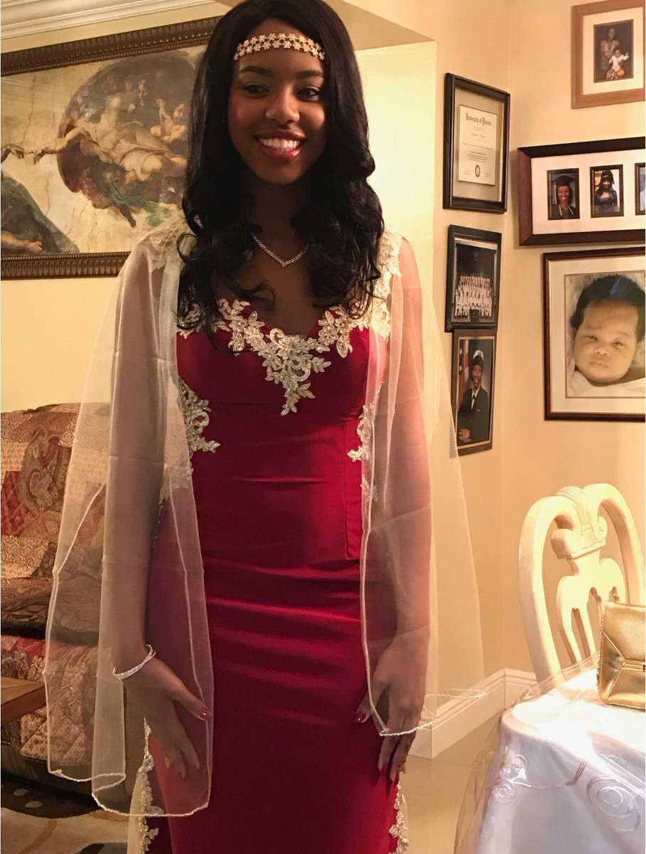 Prom_2k18's tweet photo. @purpdropllettz 😍😍 #prom_2k18 https://t.co/UrZ5jQkYIN