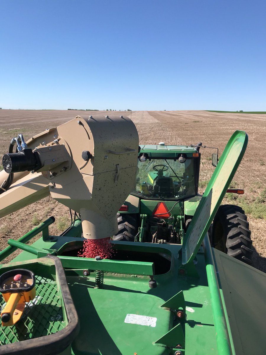 ShaneWhite22's tweet photo. Beautiful day to plant some beans! Unloading Amp 0646 soybeans from Mission Seed Solutions @PinnacleAgLLC #onaMission #Ampitup https://t.co/bIaQLlouyC