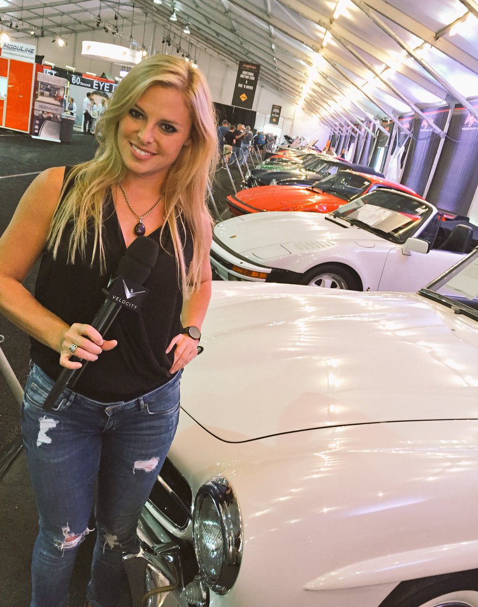 CristyLee09's tweet image. #FBF to @Barrett_Jackson Northeast  - who’s pumped for some live auction coverage on @Velocity &amp;amp; @Discovery in a few weeks?!?? 📺 #setyourDVR #collectorcarauction