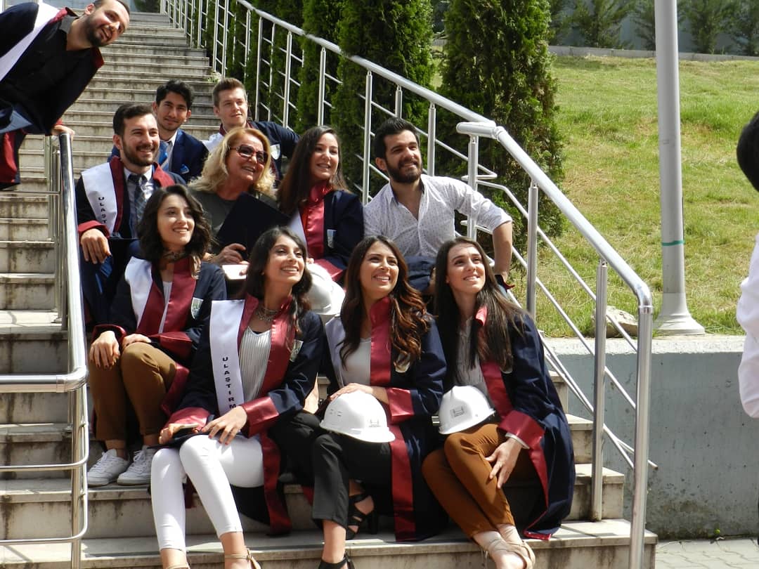 KbuUlm's tweet photo. Karabük Üniversitesi Ulaştırma Mühendisliği ilk mezunlarını veriyor!

Kulüp olarak ilk mezunlarımızın yolu açık olsun diyor, meslek hayatlarında başarılar diliyoruz. Ve bir daha diyoruz ki; BİZ DE VARIZ!😀 https://t.co/pFvpyNsa3o