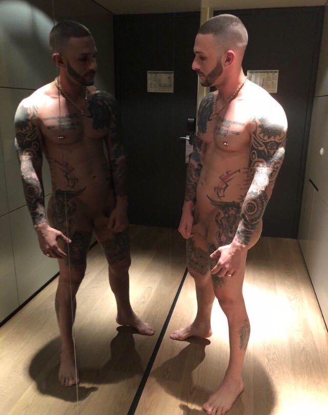 MaleActiveSex's tweet photo. Latin Couple
#Gayguys #Latin #LatinGayGuy https://t.co/OCriB4Ej7o