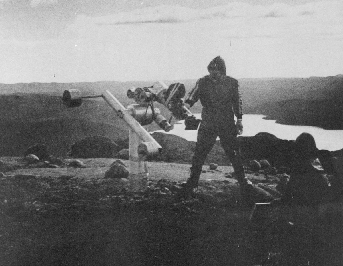 Cinematekbe's tweet photo. #weekendtip #4 Arguably the 1st feature filmed by a robot, #MichaelSnow's 3 hour #exploration of camera movement over a barren Arctic landscape suggests #scifi space probe footage #avantgarde #amusementpark #simulatorride. 27.05 7 PM https://t.co/9YQjljM8zb #CarlosCasas #kfda18 https://t.co/TrxuIo6OXI