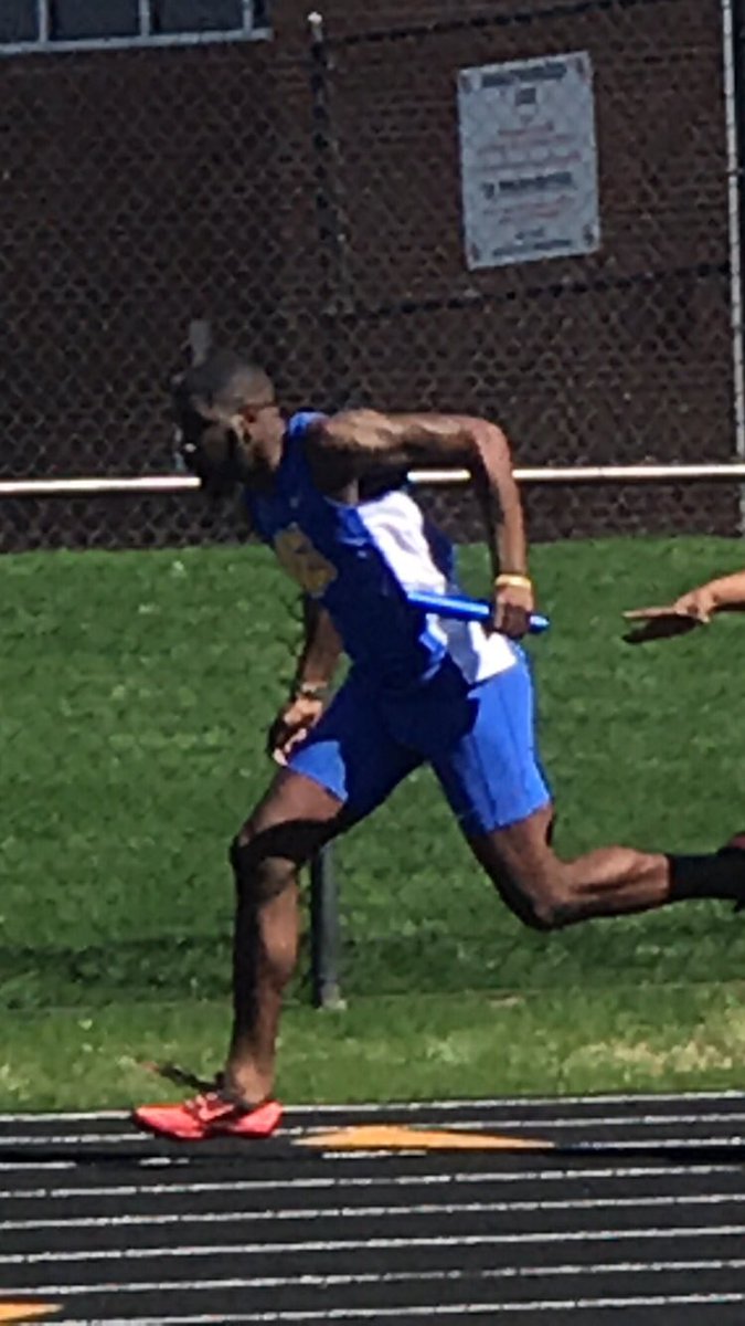 Thatboy_tee2's tweet photo. I just wanna thank God for letting me have an amazing season. I came in as a walk on, Each meet I ran my ass off and it help me to earn a full ride scholarship. I know my mama and daddy are proud of me. 🏆💯 #endoftheseason  #beginningofmyjourney https://t.co/VhO7gBNxk1