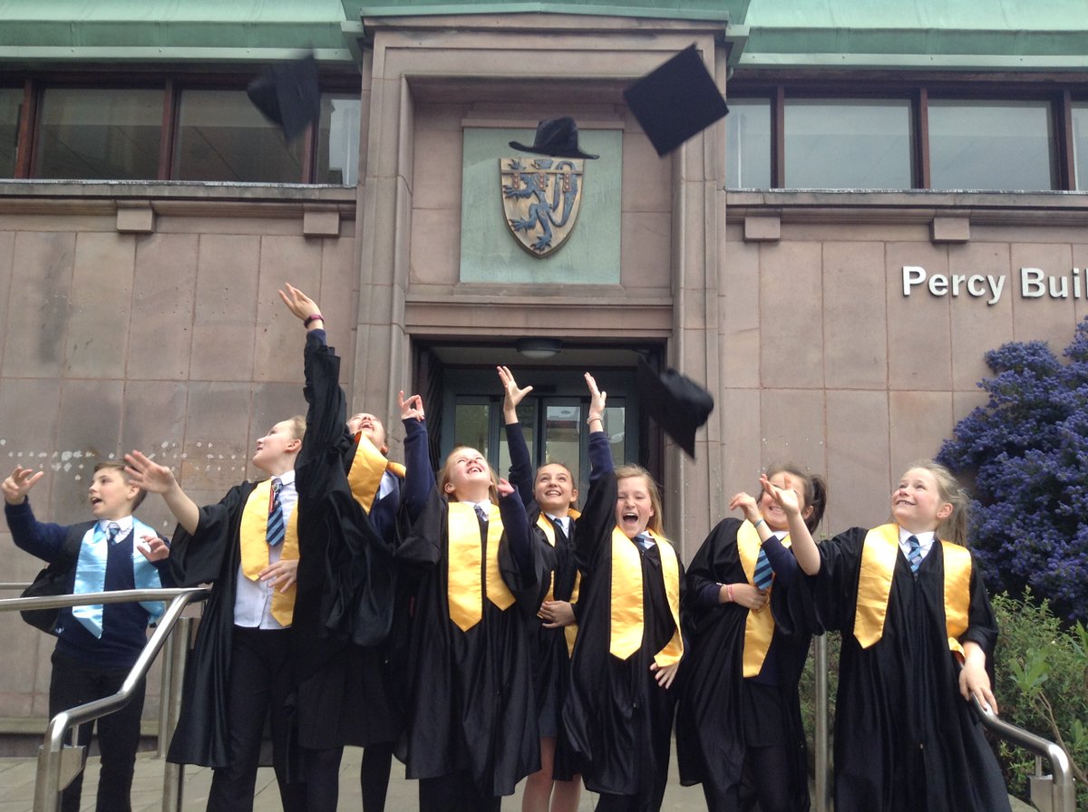 CPAMissHamill's tweet photo. Today we had the opportunity to visit @StudentsNCL with the @NU_Foundation. Check out our graduation photos! https://t.co/gFwU80DZrn