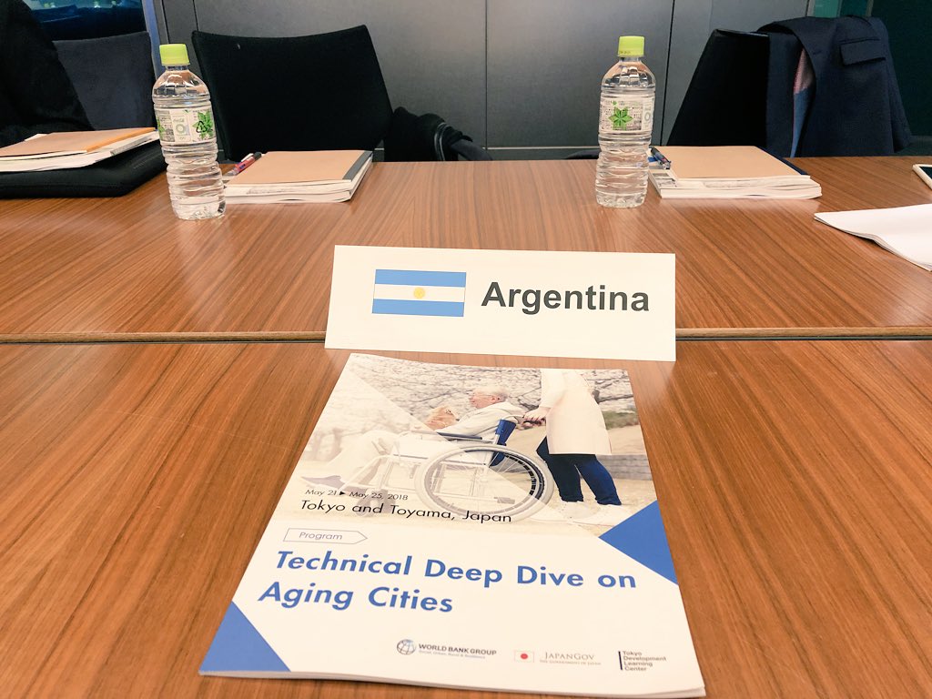 federicobouzas's tweet photo. Representando al @gcba en Tokio con Sergio Costantino. Technical Deep Dive de @TDLCen en #AgingCities. @WorldBank https://t.co/XDnsaDOIg4