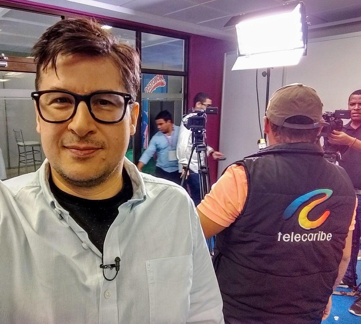 federico_1026's tweet photo. Día 2 de @webcongress #Barranquilla hablando con @wacaoficial acerca de @gsuite y #GoogleForEducation #WCBAQ https://t.co/WMnknb229c