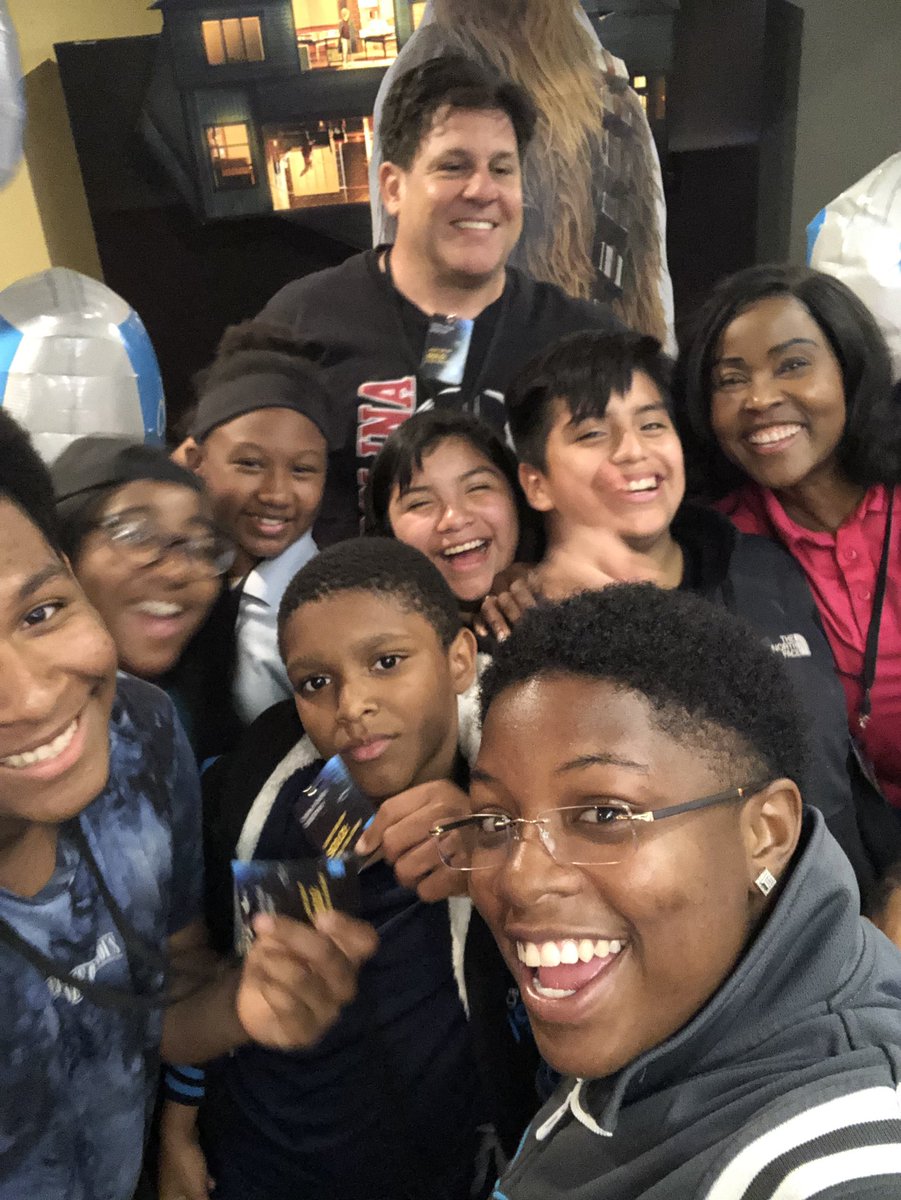 FreeholdBoroY's tweet photo. Thank you @CharlesSchwab for an amazing night at the @AMCTheatres Loews Freehold Metroplex Cinema for a VIP viewing of Solo: A Star Wars Story! 
#wearemorethanagym #weareacause #makingadifference #partnerships #givingback #thankyou https://t.co/jz83BdVewM