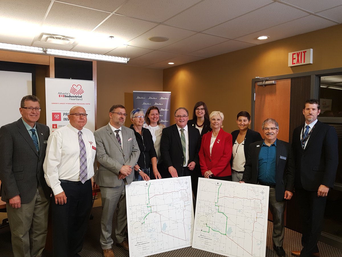 ABheartland's tweet photo. Thank you to all the MLAs, elected officials, &amp; special guests who attended today's announcement of upgrade funding for the Vinca Bridge. Heavy haul &amp; oversized transportation in Alberta’s Industrial Heartland is much needed &amp; this project is a great benefit to the Heartland. https://t.co/FvxqchiFGI