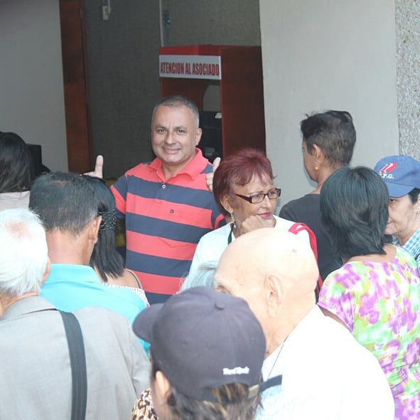 fcajacicpc's tweet image. #25MAYO la junta directiva de la caja de ahorros para el personal del CICPC reitera la invitación a todos sus asociados a la jornada de pollo y mortadela q se está realizando el día de hoy en nuestras instalaciones TE ESPERAMOS!!! #comprometidoscontufuturo @CACICPC2018