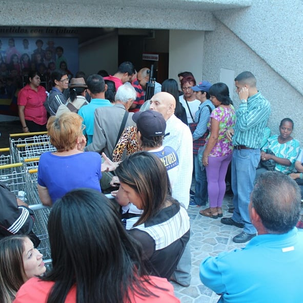 fcajacicpc's tweet image. #25MAYO la junta directiva de la caja de ahorros para el personal del CICPC reitera la invitación a todos sus asociados a la jornada de pollo y mortadela q se está realizando el día de hoy en nuestras instalaciones TE ESPERAMOS!!! #comprometidoscontufuturo @CACICPC2018