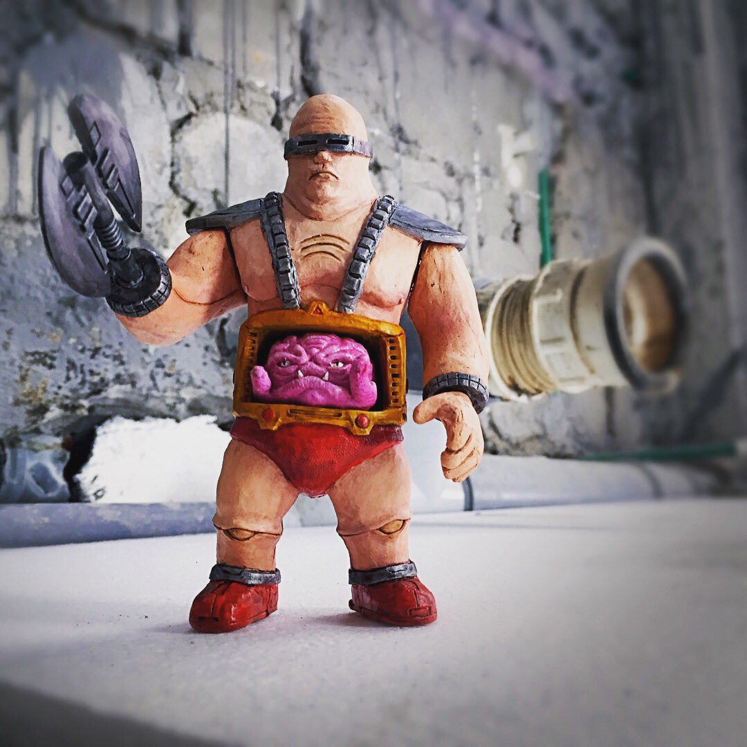 supaherohq's tweet photo. My biggest sculpt so far. Working on @tranimated base was so much fun. Anyone interested in a painted/blank piece, I plan to do limited run... #tmnt #krang #supahetohq #beesputty #sculpting #art #desigertoys #customtoys #resintoys #tranimated https://t.co/McExZvBLpR