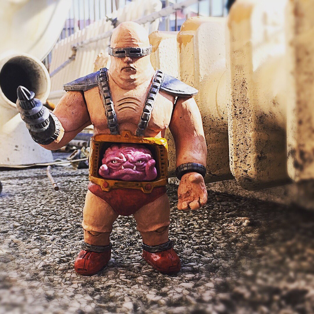 supaherohq's tweet photo. My biggest sculpt so far. Working on @tranimated base was so much fun. Anyone interested in a painted/blank piece, I plan to do limited run... #tmnt #krang #supahetohq #beesputty #sculpting #art #desigertoys #customtoys #resintoys #tranimated https://t.co/McExZvBLpR
