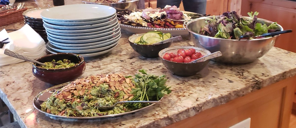 nerdhatsolution's tweet photo. When you want your meeting attendees to keep their head in the game, be sure to invest in healthy food options. It's an easy way to impress while also keeping them well-fueled. Win-win! https://t.co/xZdgtK8eq3