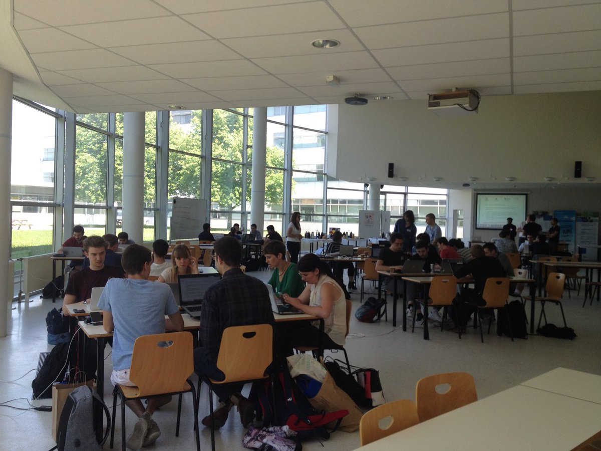 StrasEtudiants's tweet photo. Tous nos encouragements aux participant.e.s &amp; coachs #AIS2018 qui sont lancés depuis 15h 🚀dans les locaux de Telecom Physique #Strasbourg sur les défis @ActInSpace #hackathon #innovation #espace #spatial #startup 💪😀 https://t.co/tdKF79PeH8