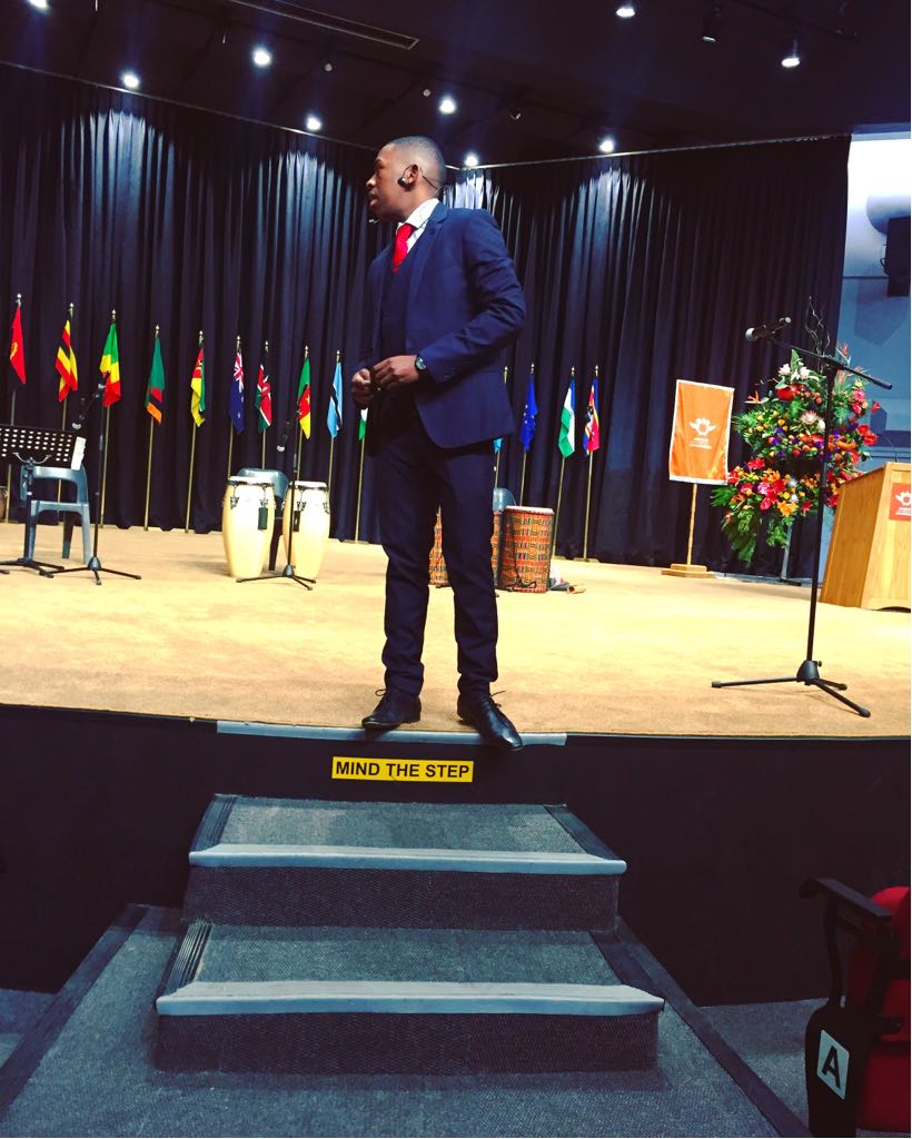 MelodyMiyaVibe's tweet photo. It's absolutely an honour and pleasure today to be a guest speaker at #UJenius as a Welcome ceremony celebrating the top performing students along side UJ Vice Chancellor Prof Marwala @go2uj 

What an honour 😭! https://t.co/aXWuPfOBrb
