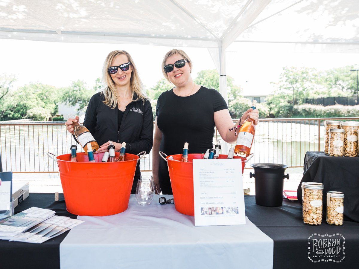 TX Wine Revolution tweet media